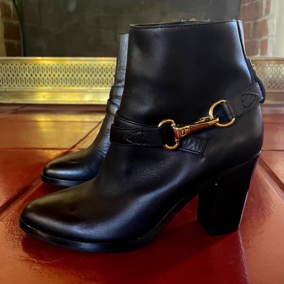 NWOT Burberry Bedford black leather ankle boots with gold hardware, size 5 - Picture 1 of 10